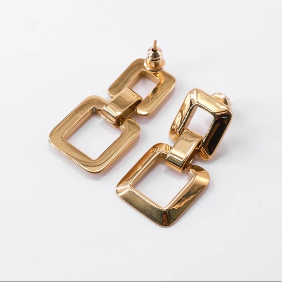 Minimalist Square earrings - Picture 3 of 4